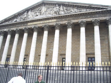 Les députés adoptent la proposition de loi sur la réforme de la biologie médicale