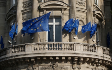 Alerte, l’Europe s’en mêle.