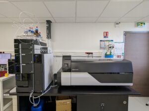 Appareil de chromatographie (LC MS/MS) Shimadzu de Cerballiance Martinique