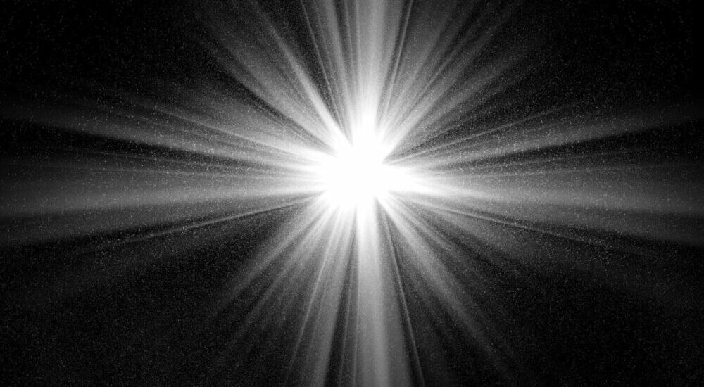 explosion stellaire illustrant un big bang